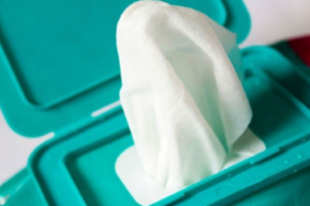 Birleşik Krallık Plastik İçeren Tek Kullanımlık Temizlik Mendillerinin Satışını Yasaklıyor