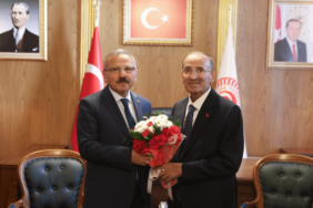 Sağlık Sorunları Nedeniyle İstifa Eden Bekir Bozdağ TBMM Başkanvekilliğini Yusuf Beyazıt'a Devretti