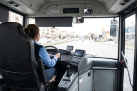 Bristol'de bir otobüs şoförü, vardiyası sırasında gaz çıkardığı gerekçesiyle işten çıkarıldığı eski şirketine açtığı ayrımcılık davasını kaybetti.