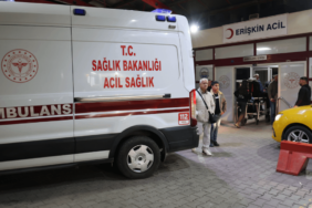 İzmir Konak Sahili'nde tartıştığı kişi tarafından kulağı ısırılarak koparılan adam hastaneye kaldırıldı